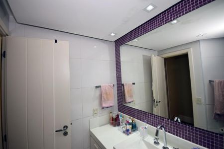 Apartamento à venda com 389m², 5 quartos e 4 vagasBanheiro Suíte 3