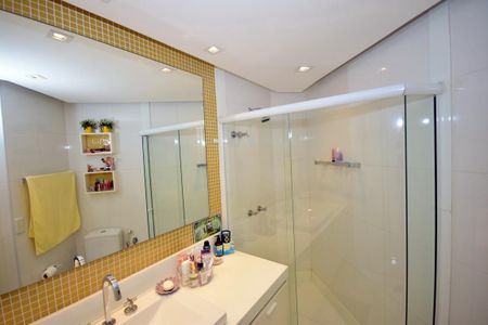 Apartamento à venda com 389m², 5 quartos e 4 vagasBanheiro Suíte 2