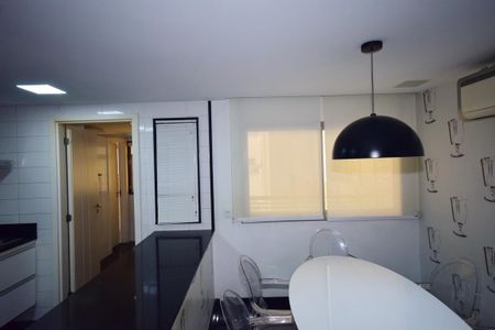 Apartamento à venda com 389m², 5 quartos e 4 vagasCozinha