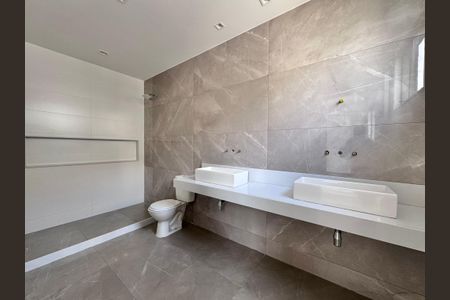 Apartamento à venda com 475m², 5 quartos e 2 vagasBanheiro da Suíte 5