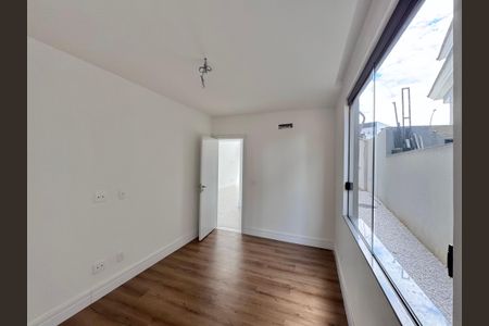 Apartamento à venda com 475m², 5 quartos e 2 vagasSuíte 2