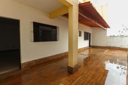 Casa para alugar com 150m², 2 quartos e 2 vagas Casa para alugar com 150m², 2 quartos e 2 vagasQuintal