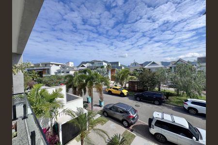 Casa de condomínio à venda com 420m², 4 quartos e 4 vagasSuíte 3 - Varanda