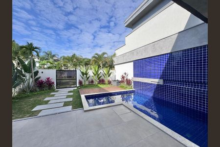 Casa de condomínio à venda com 420m², 4 quartos e 4 vagasÁrea externa