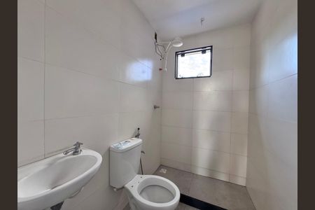 Casa de condomínio à venda com 420m², 4 quartos e 4 vagasÁrea de Serviço - Banheiro