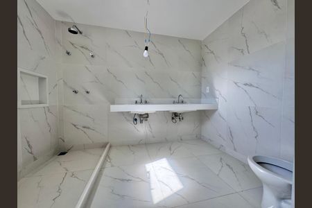 Casa de condomínio à venda com 420m², 4 quartos e 4 vagasSuíte 3 - Banheiro