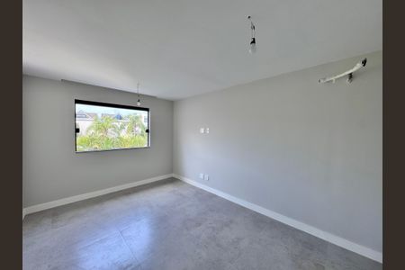 Casa de condomínio à venda com 420m², 4 quartos e 4 vagasSuíte 2