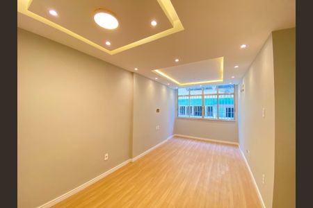 Apartamento para alugar com 68m², 2 quartos e 1 vaga