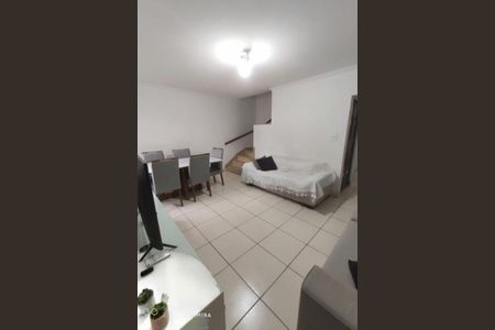 Casa à venda com 116m², 3 quartos e 2 vagasFoto 02