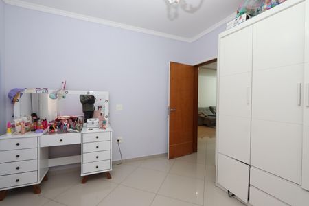 Casa à venda com 140m², 2 quartos e 8 vagasQuarto 2
