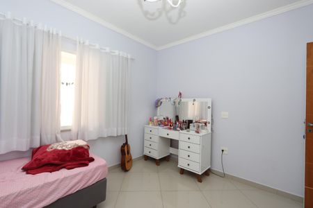 Casa à venda com 140m², 2 quartos e 8 vagasQuarto 2