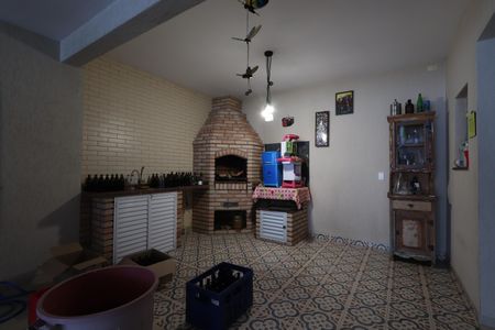 Casa à venda com 140m², 2 quartos e 8 vagasChurrasqueira