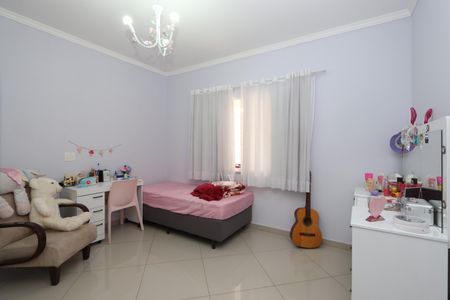 Casa à venda com 140m², 2 quartos e 8 vagasQuarto 2