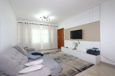 Casa à venda com 140m², 2 quartos e 8 vagasSala