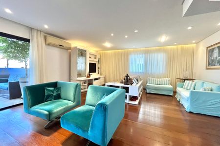 Apartamento à venda com 217m², 4 quartos e 2 vagasSala