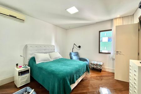 Apartamento à venda com 217m², 4 quartos e 2 vagasSuite 2