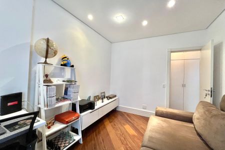 Apartamento à venda com 217m², 4 quartos e 2 vagasQuarto 2