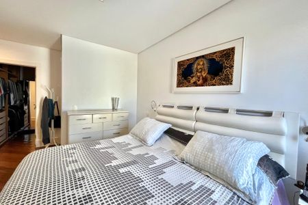 Apartamento à venda com 217m², 4 quartos e 2 vagasSuite 1