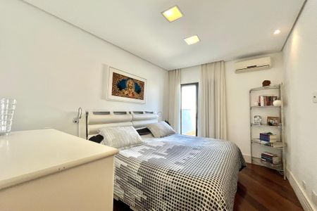 Apartamento à venda com 217m², 4 quartos e 2 vagasSuite 1