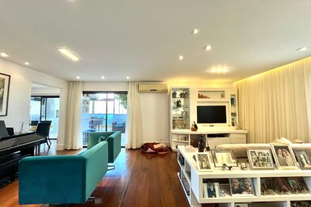 Apartamento à venda com 217m², 4 quartos e 2 vagasSala