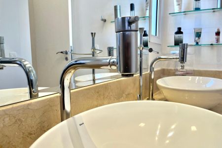 Apartamento à venda com 217m², 4 quartos e 2 vagasBanheiro da Suíte 1