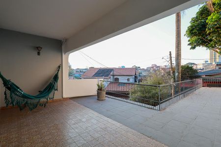 Casa à venda com 256m², 6 quartos e 3 vagasVaranda/Terraço