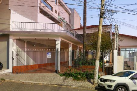 Casa à venda com 256m², 6 quartos e 3 vagasFachada + plaquinha