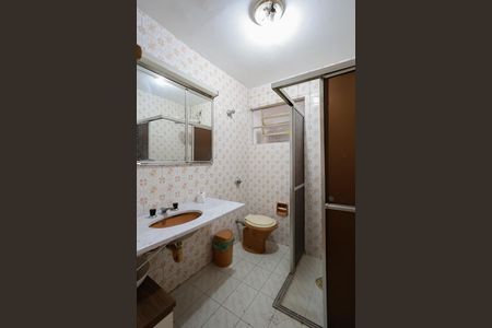 Casa à venda com 256m², 6 quartos e 3 vagasBanheiro social