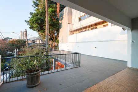 Casa à venda com 256m², 6 quartos e 3 vagasVaranda/Terraço