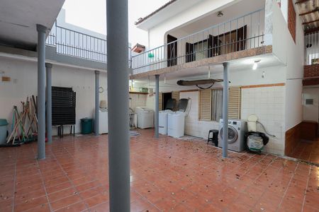 Casa à venda com 256m², 6 quartos e 3 vagasQuintal
