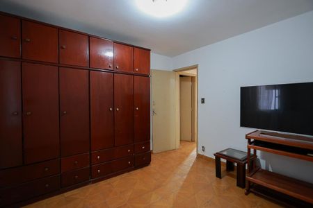 Casa à venda com 256m², 6 quartos e 3 vagasQuarto 1