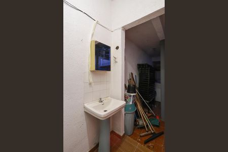 Casa à venda com 256m², 6 quartos e 3 vagasEdícula - Banheiro