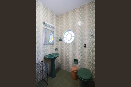 Casa à venda com 256m², 6 quartos e 3 vagasBanheiro da Suíte 1