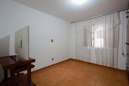 Casa à venda com 256m², 6 quartos e 3 vagasQuarto 1