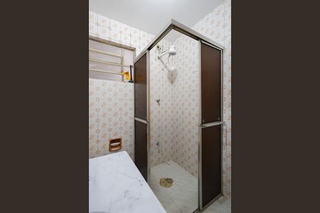 Casa à venda com 256m², 6 quartos e 3 vagasBanheiro social