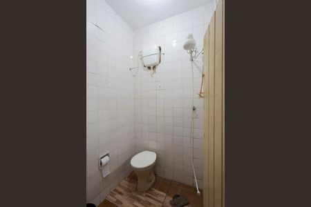 Casa à venda com 256m², 6 quartos e 3 vagasEdícula - Banheiro