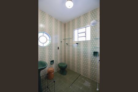 Casa à venda com 256m², 6 quartos e 3 vagasBanheiro da Suíte 1