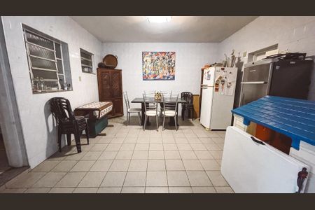 Casa à venda com 200m², 4 quartos e 3 vagas Casa à venda com 200m², 4 quartos e 3 vagasEspaço de Festas