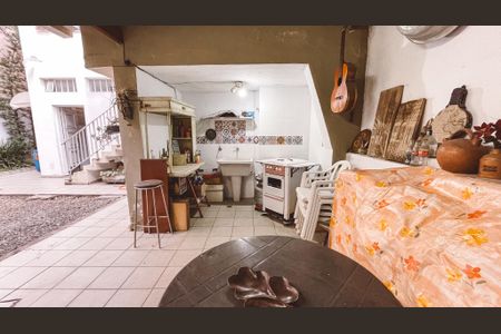 Casa à venda com 200m², 4 quartos e 3 vagas Casa à venda com 200m², 4 quartos e 3 vagasChurrasqueira