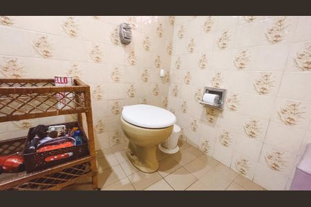 Casa à venda com 200m², 4 quartos e 3 vagas Casa à venda com 200m², 4 quartos e 3 vagasLavabo