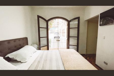 Casa à venda com 200m², 4 quartos e 3 vagas Casa à venda com 200m², 4 quartos e 3 vagas Suíte