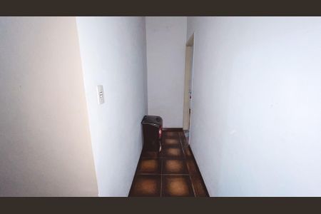 Casa à venda com 200m², 4 quartos e 3 vagas Casa à venda com 200m², 4 quartos e 3 vagasCorredor