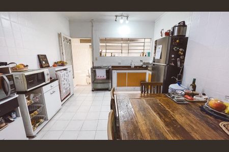 Casa à venda com 200m², 4 quartos e 3 vagas Casa à venda com 200m², 4 quartos e 3 vagasCozinha