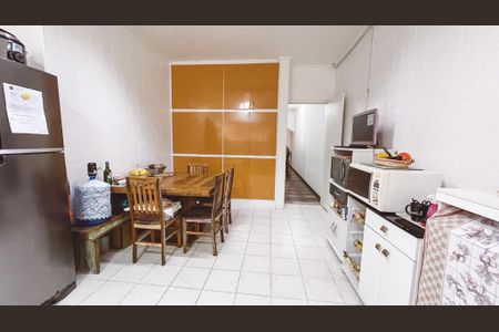 Casa à venda com 200m², 4 quartos e 3 vagas Casa à venda com 200m², 4 quartos e 3 vagasCozinha