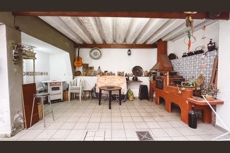 Casa à venda com 200m², 4 quartos e 3 vagas Casa à venda com 200m², 4 quartos e 3 vagasChurrasqueira