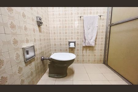 Casa à venda com 200m², 4 quartos e 3 vagas Casa à venda com 200m², 4 quartos e 3 vagasBanheiro da Suíte