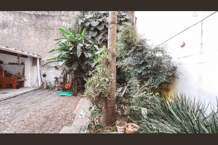 Casa à venda com 200m², 4 quartos e 3 vagas Casa à venda com 200m², 4 quartos e 3 vagasQuintal