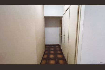 Casa à venda com 200m², 4 quartos e 3 vagas Casa à venda com 200m², 4 quartos e 3 vagasCorredor