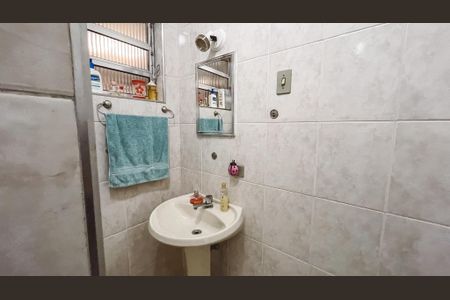 Casa à venda com 200m², 4 quartos e 3 vagas Casa à venda com 200m², 4 quartos e 3 vagasBanheiro