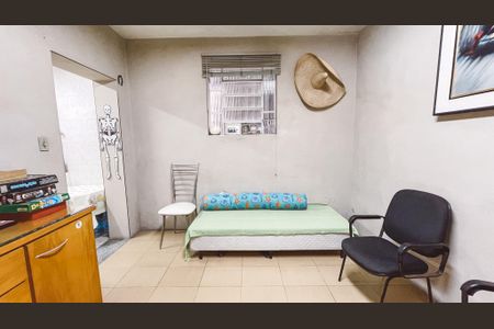 Casa à venda com 200m², 4 quartos e 3 vagas Casa à venda com 200m², 4 quartos e 3 vagasSala 1